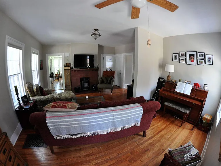 431 Lyon St NE — Photo 5