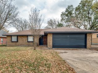 813 Green Pastures Dr, Cedar Hill, TX 75104