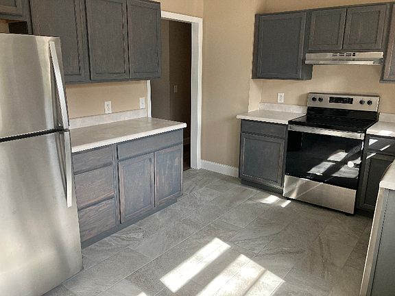 3rd image of 225 Antoinette Dr