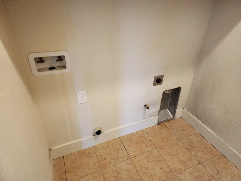 1321 Kaya Dr — Photo 14