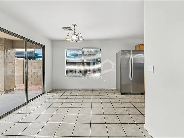 6133 S Wilson Dr — Photo 5