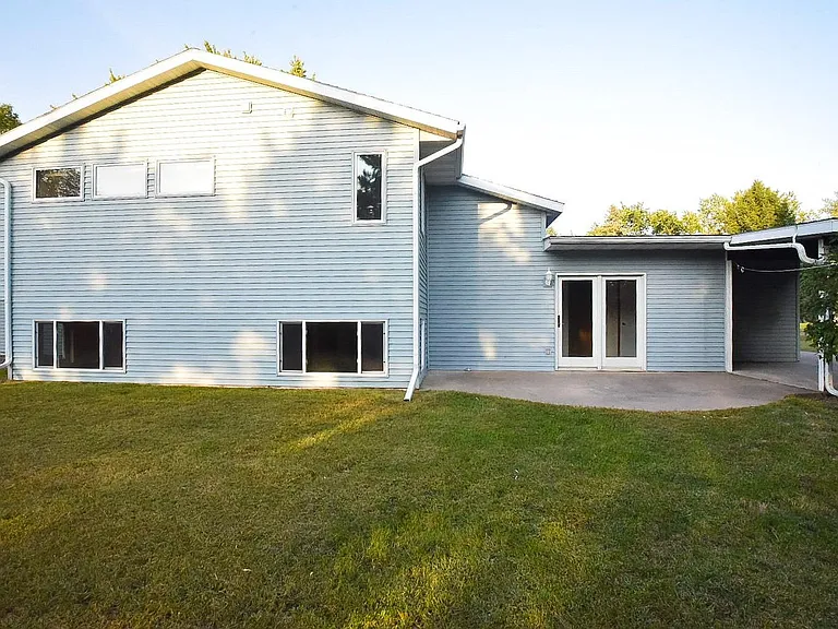 2501 Thomas Ct — Photo 28