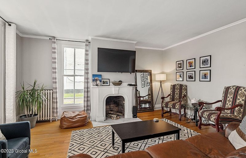 5th image of 15 Saratoga Avenue