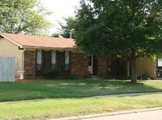 3115 Camelot Dr, Oregon, OH 43616