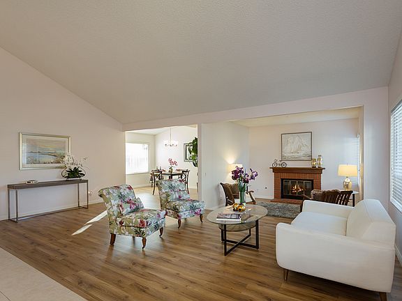 4 Living room / retreat