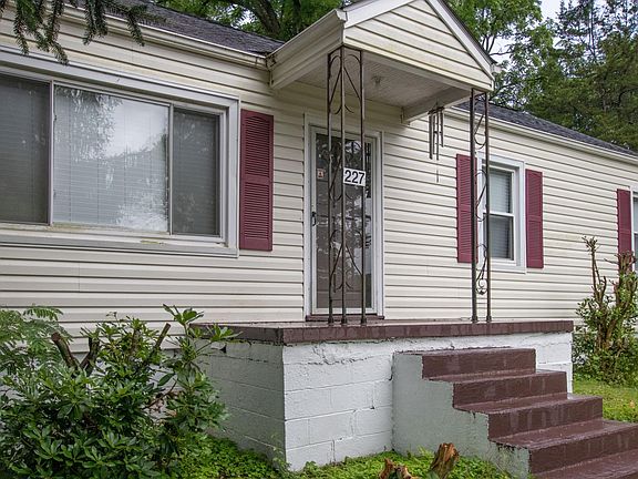 2nd image of 227 Hughes St SW