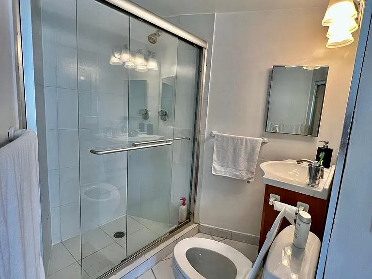 1881 Washington Ave #10E — Photo 6