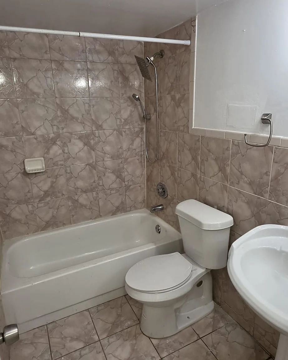 N Sherman Cir, Miramar — Photo 3