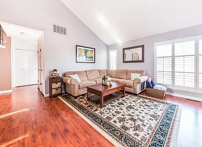 2 bed, 1100 sqft, $3,900 — Photo 3
