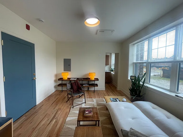 Sterling Apartments — Photo 11