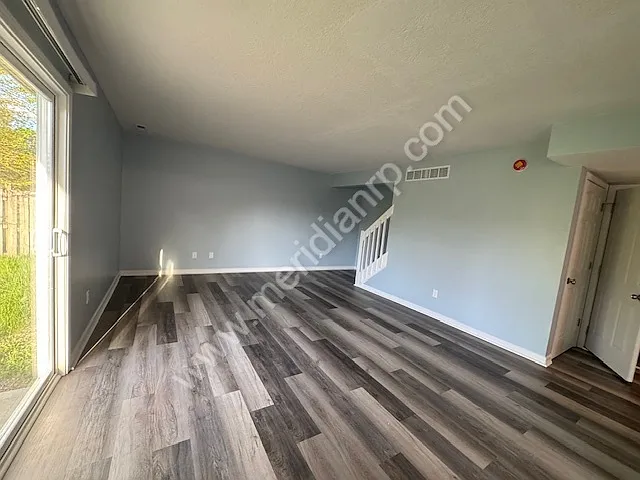 1131 E Lewis St — Photo 7