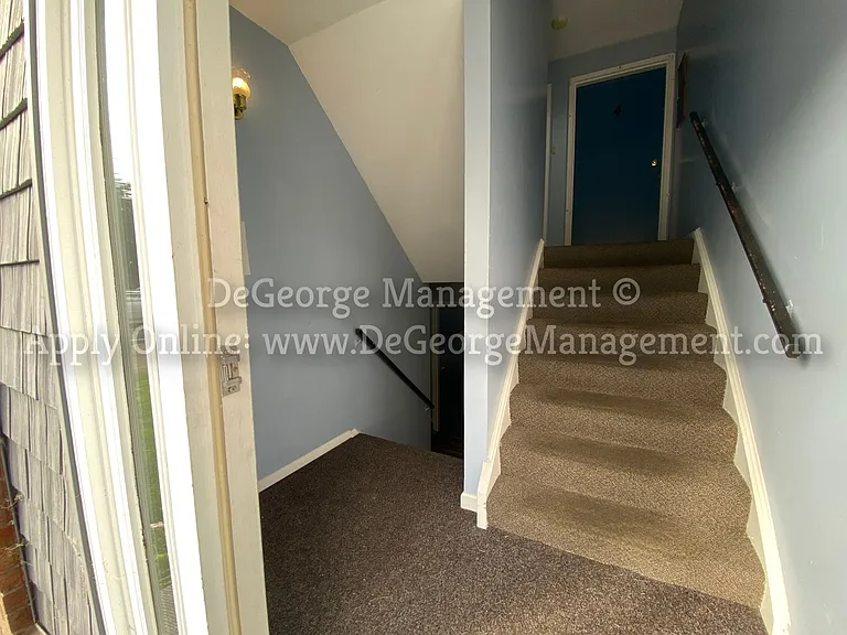 Woodside Court Apartments — Photo 12