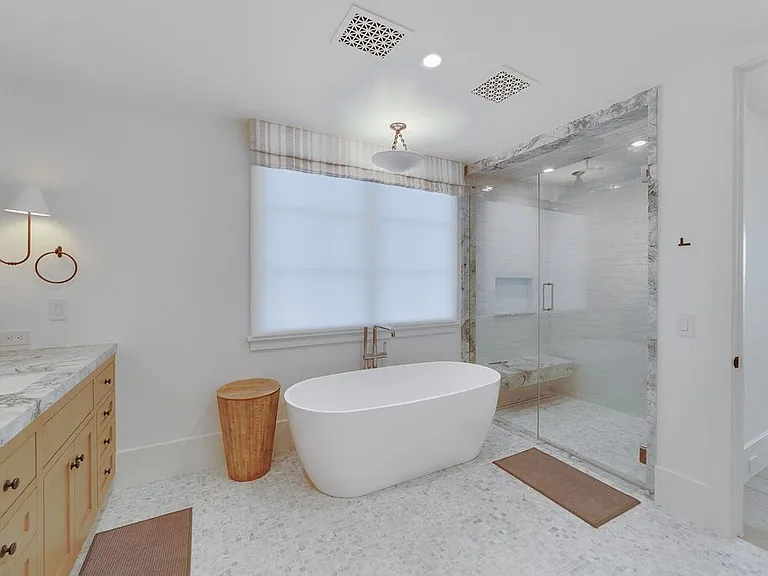2820 Bayview Dr — Photo 22