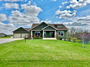 1436 Willow Brook Ln, Riverside, IA 52327