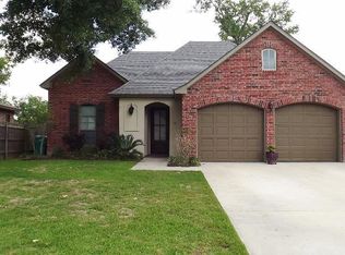 23 Silver Cedar Ct, Youngsville, LA 70592