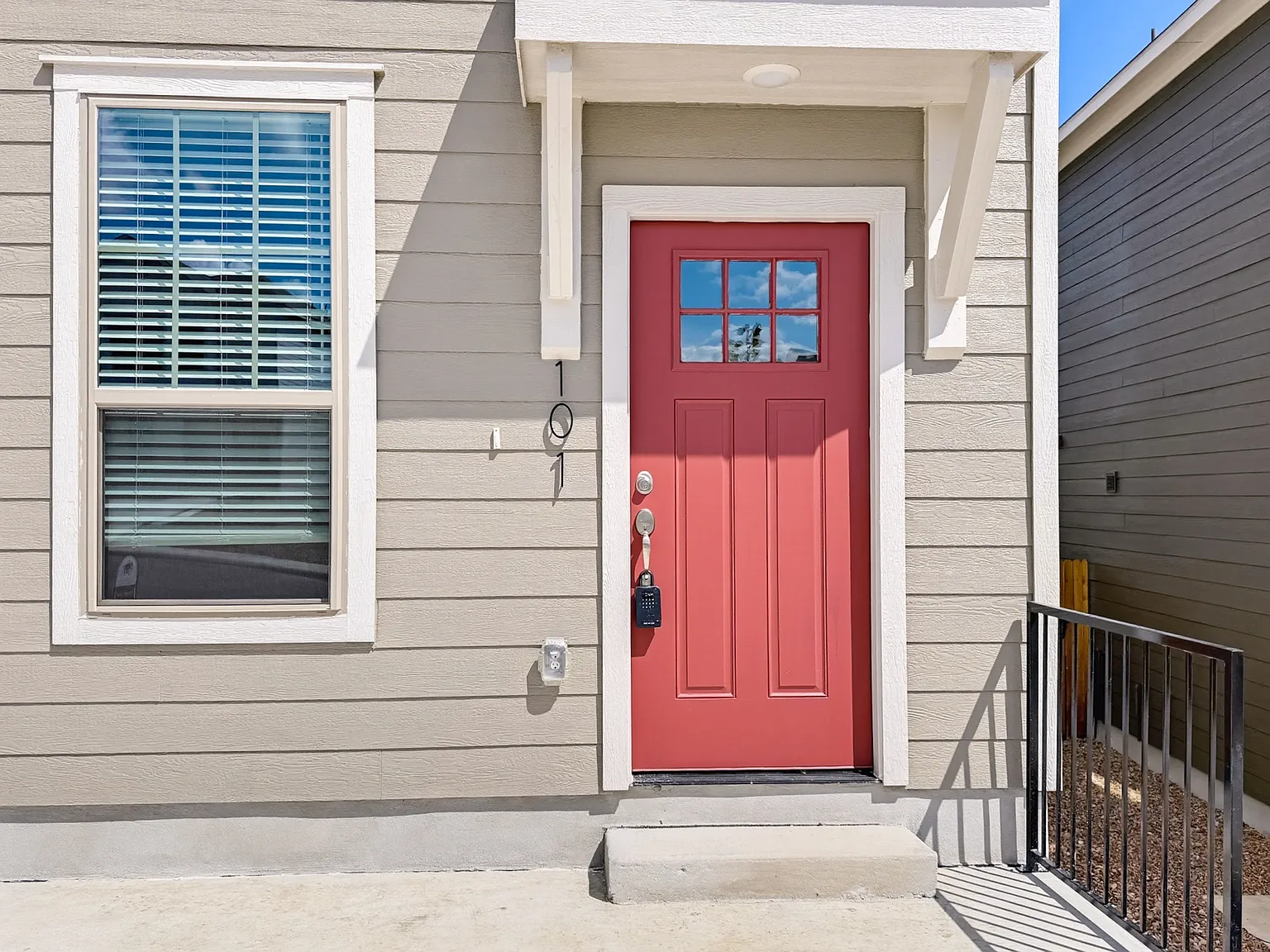 7232 Magnolia Blf — Photo 3