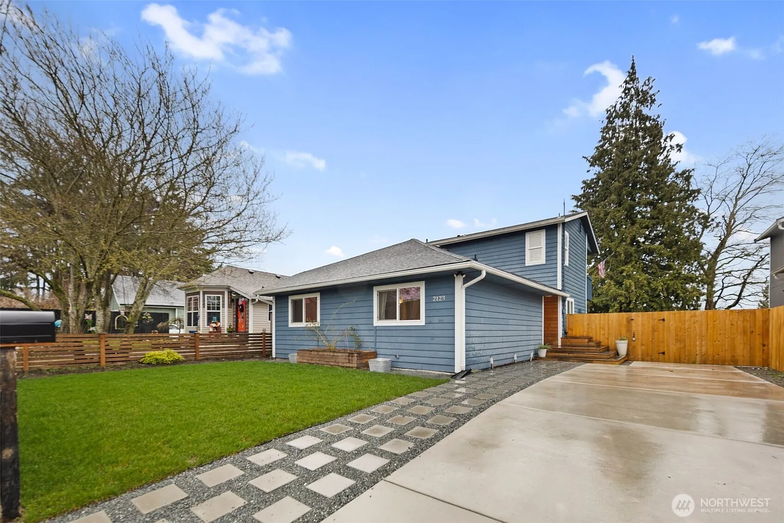 2123 Harrison Avenue photo 1