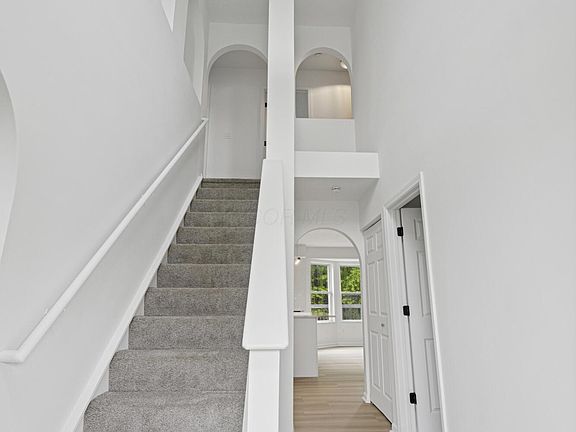 4th image of 7555 Braeburn Ct