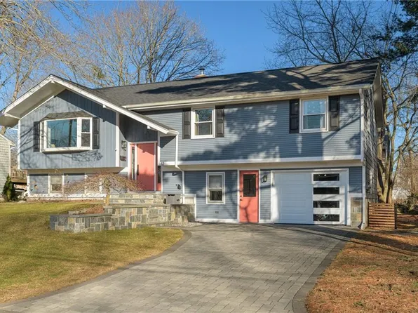 12 Anthony Rd, Barrington, RI 02806