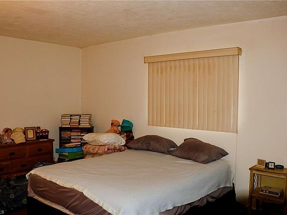2nd image of 1309 SE 24th Ave APT 1