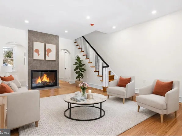 6812 Sprague St, Philadelphia, PA 19119