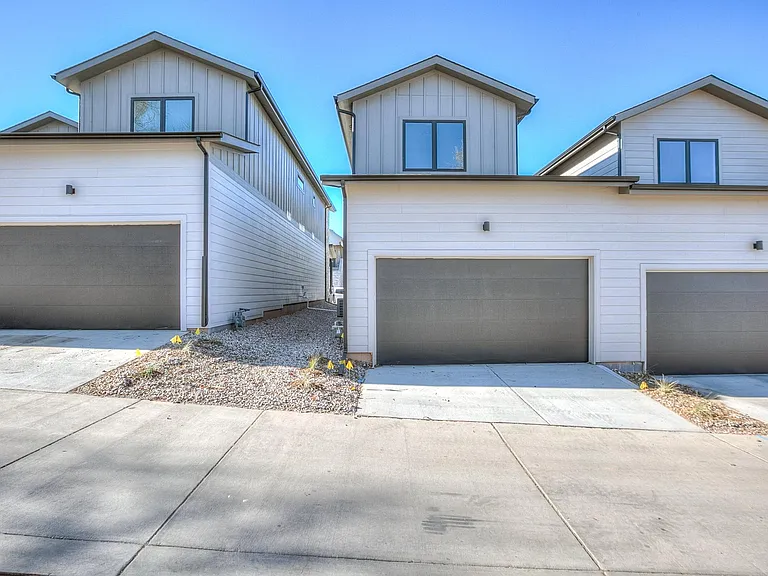 829 Cherokee Dr — Photo 25