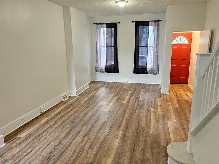 2519 N Lawrence St — Photo 1