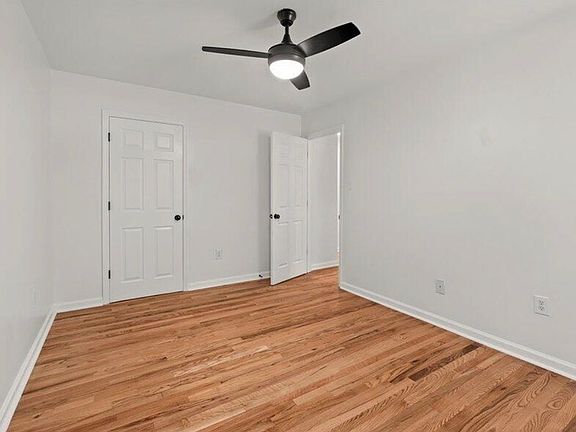 5th image of 415 Parkdale Dr APT 8E