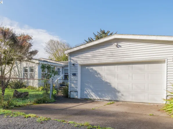 217 S Dolphin St, Rockaway Beach, OR 97136