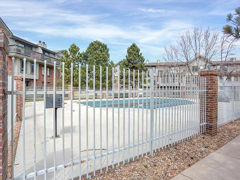 6425 S Dayton St #107 — Photo 27
