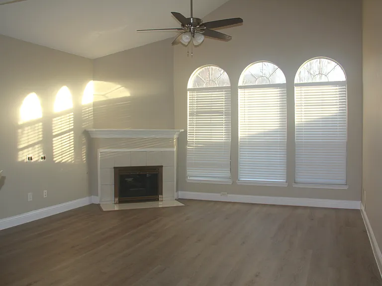 4304 Lone Rock Ct — Photo 9