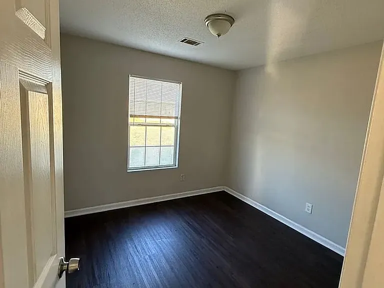 4331 Sanderling Dr — Photo 9