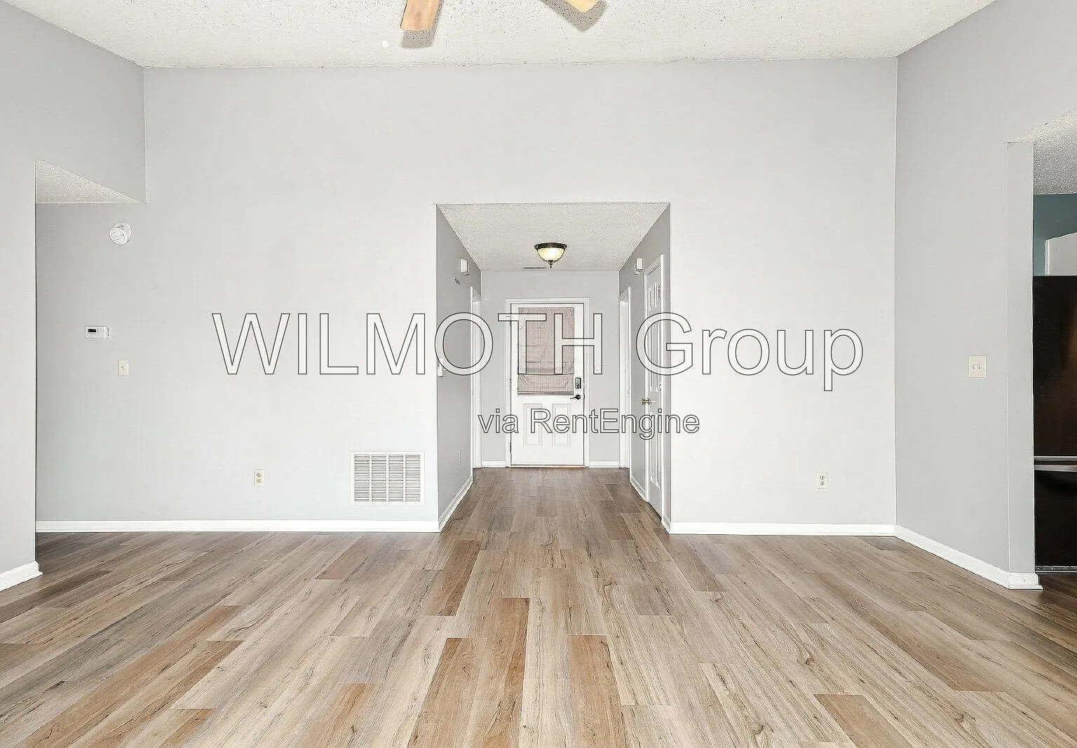 3 bed, 2.0 bath, 1410 sqft, $2,300 — Photo 2