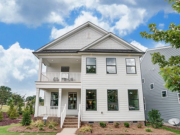 These photos are representative of this floor plan, but all options may not be available in every co