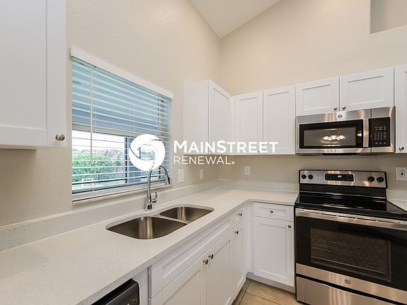 5th image of 3906 18th St SW