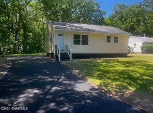 6129 Johnston Rd, Slingerlands, NY 12159