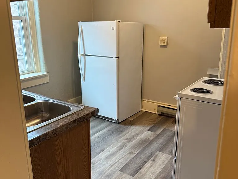 920 Oxford Ave — Photo 2