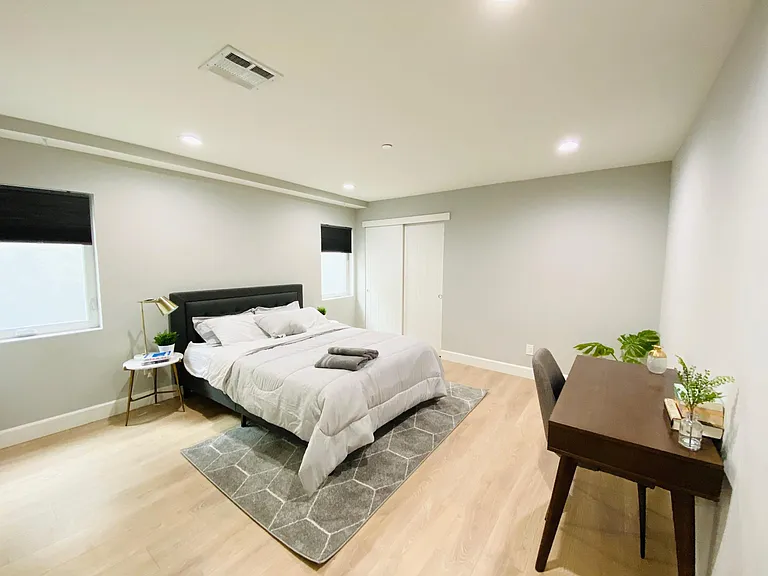 855 N McCadden Pl — Photo 6