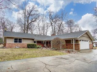 445 W Clearwater Dr, Warsaw, IN 46582