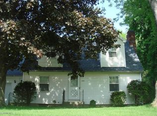 1080 Simonds Rd, Williamstown, MA 01267