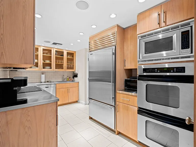 315 S Lake Dr #3D — Photo 10