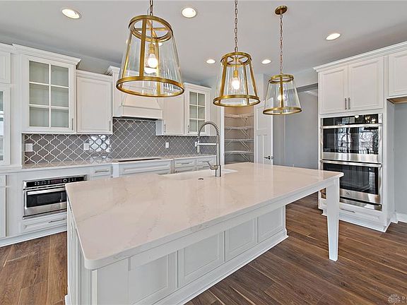 3rd image of 5838 Spinney Ct #33