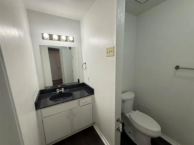 8050 Sands Point Dr #C — Photo 10