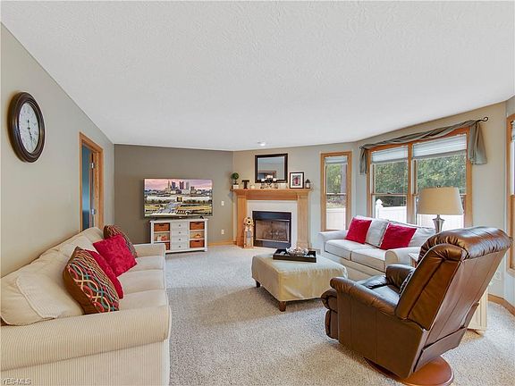 5th image of 6903 Maple Glen Ave NW