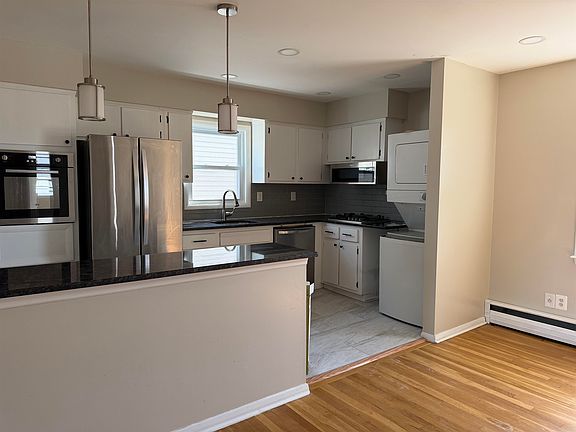 5th image of 54 Brighton Ave Floor 2