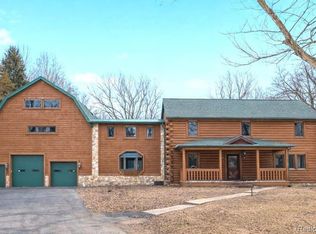 1747 Center Dr, Temperance, MI 48182