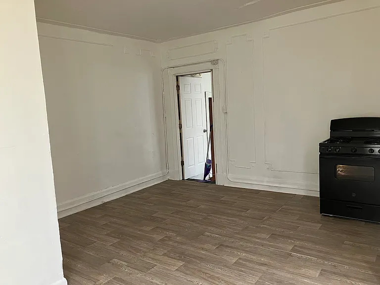 4259 Vine St #5 — Photo 2