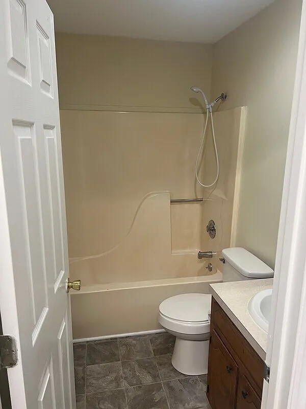 Building Photo - 1442 Riverview Rd #116