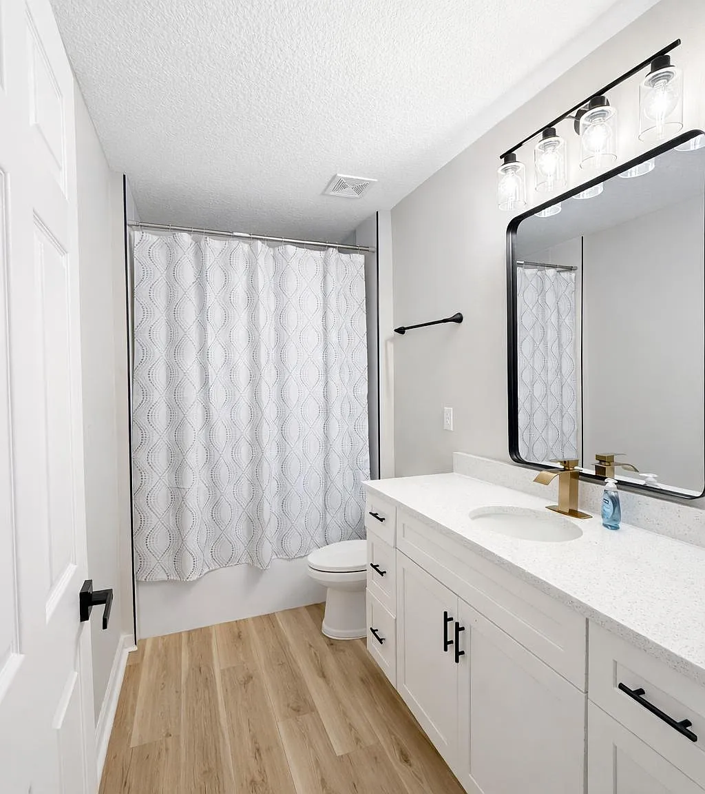4 bed, 2.0 bath, 1560 sqft, $1,027 — Photo 2