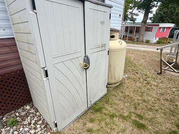 2nd image of 3286 Wolf Lake Dr #23